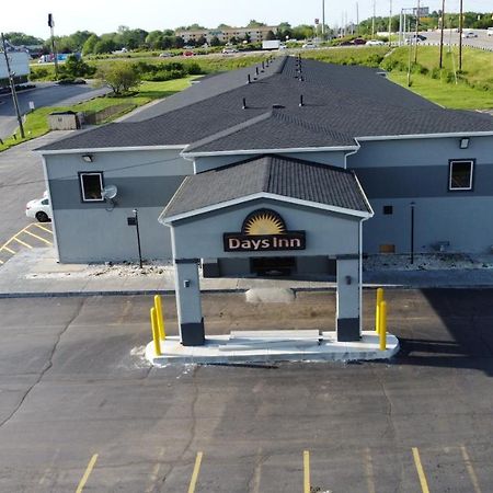 Days Inn By Wyndham Indianapolis East Post Road Exteriör bild