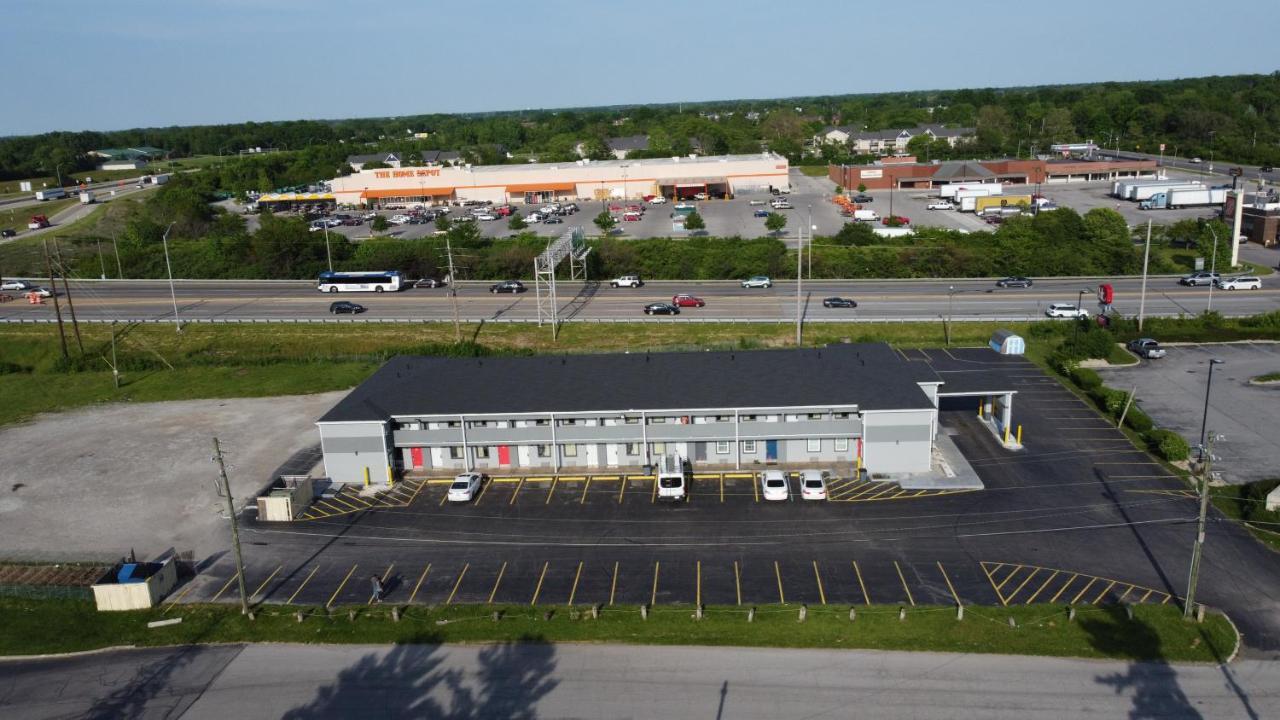 Days Inn By Wyndham Indianapolis East Post Road Exteriör bild