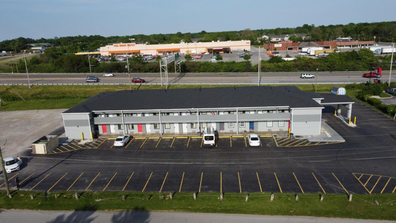 Days Inn By Wyndham Indianapolis East Post Road Exteriör bild