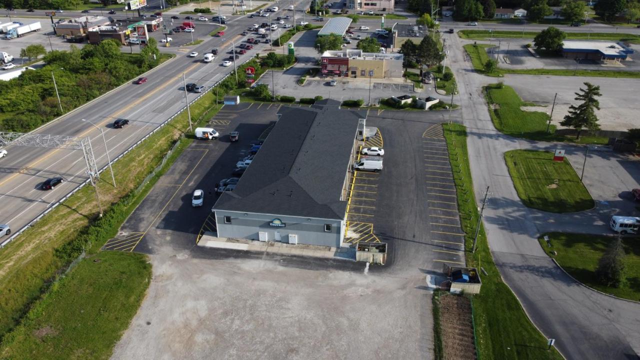 Days Inn By Wyndham Indianapolis East Post Road Exteriör bild