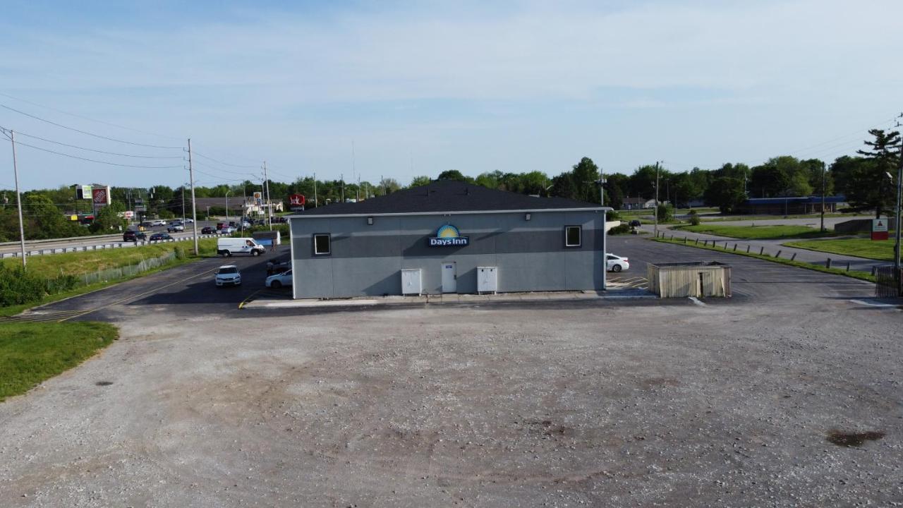Days Inn By Wyndham Indianapolis East Post Road Exteriör bild