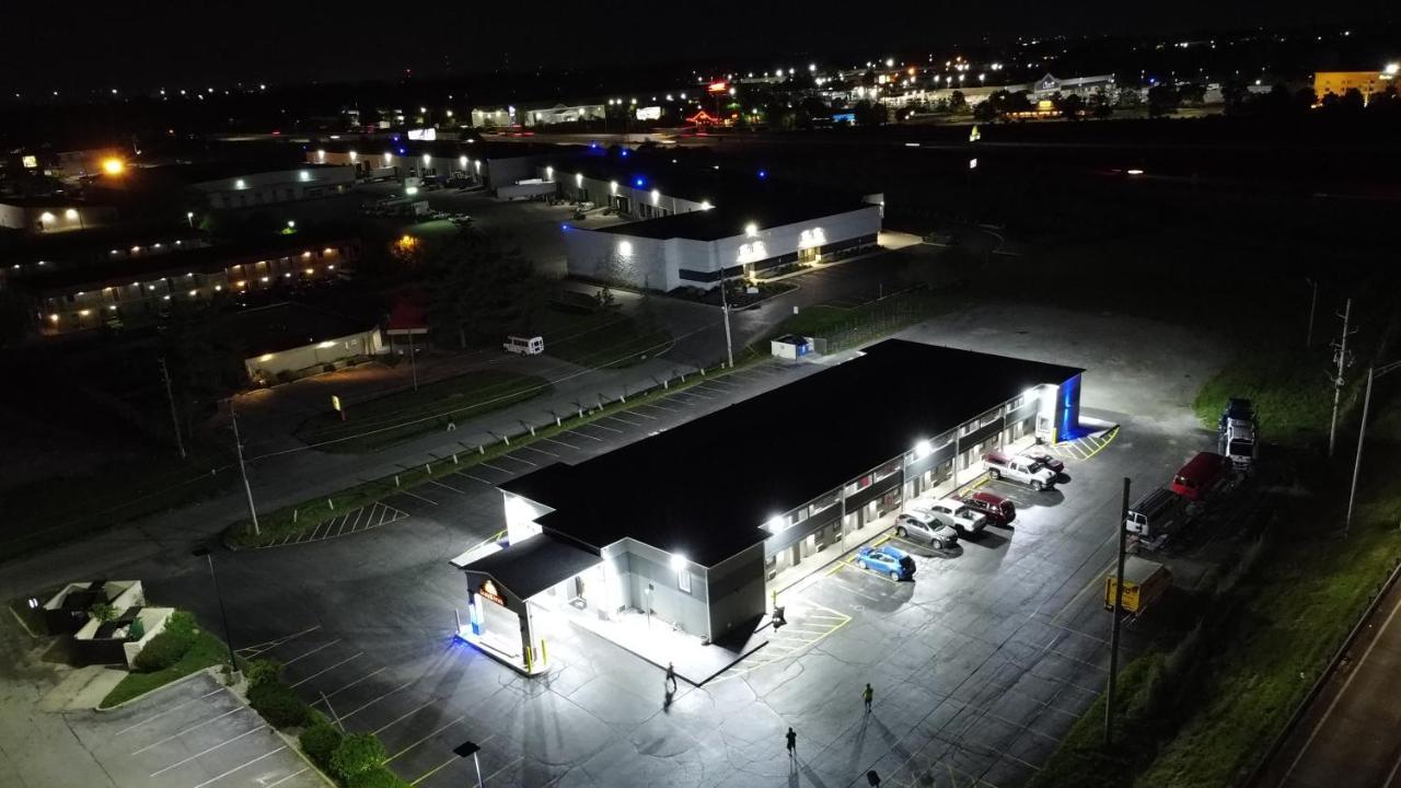 Days Inn By Wyndham Indianapolis East Post Road Exteriör bild