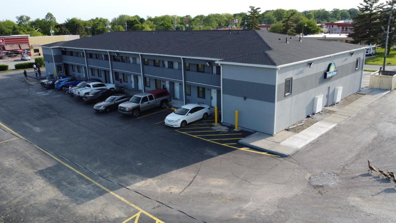 Days Inn By Wyndham Indianapolis East Post Road Exteriör bild