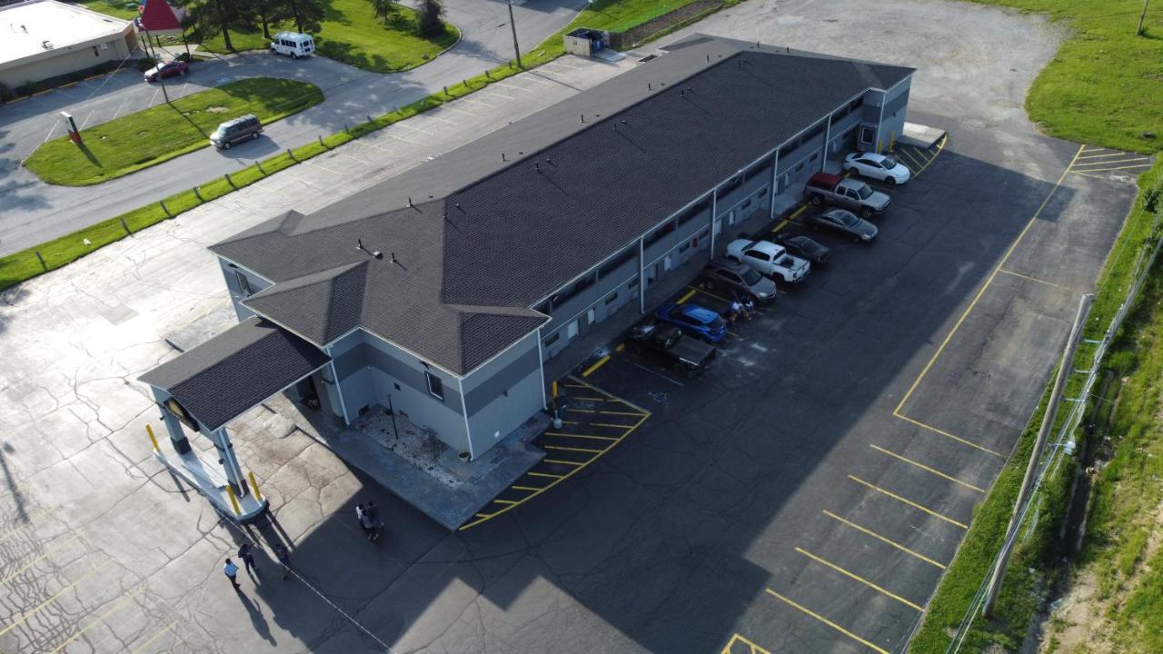 Days Inn By Wyndham Indianapolis East Post Road Exteriör bild