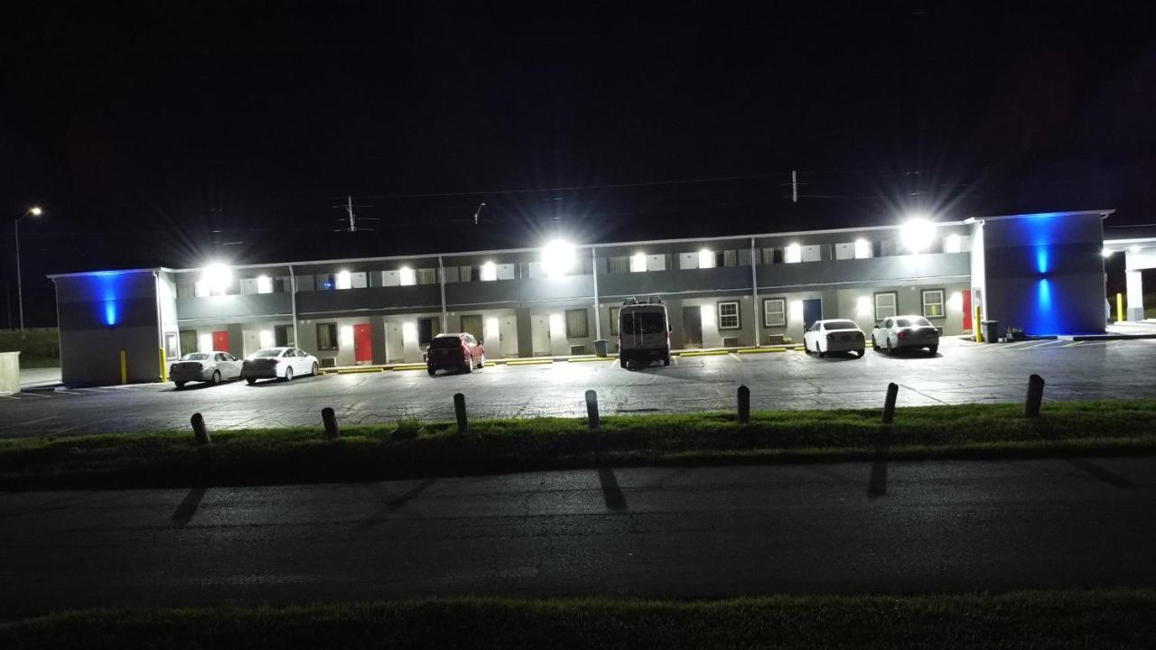 Days Inn By Wyndham Indianapolis East Post Road Exteriör bild