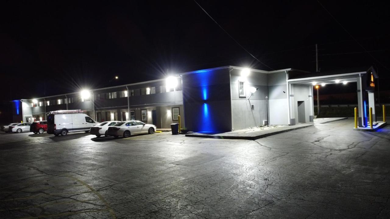 Days Inn By Wyndham Indianapolis East Post Road Exteriör bild