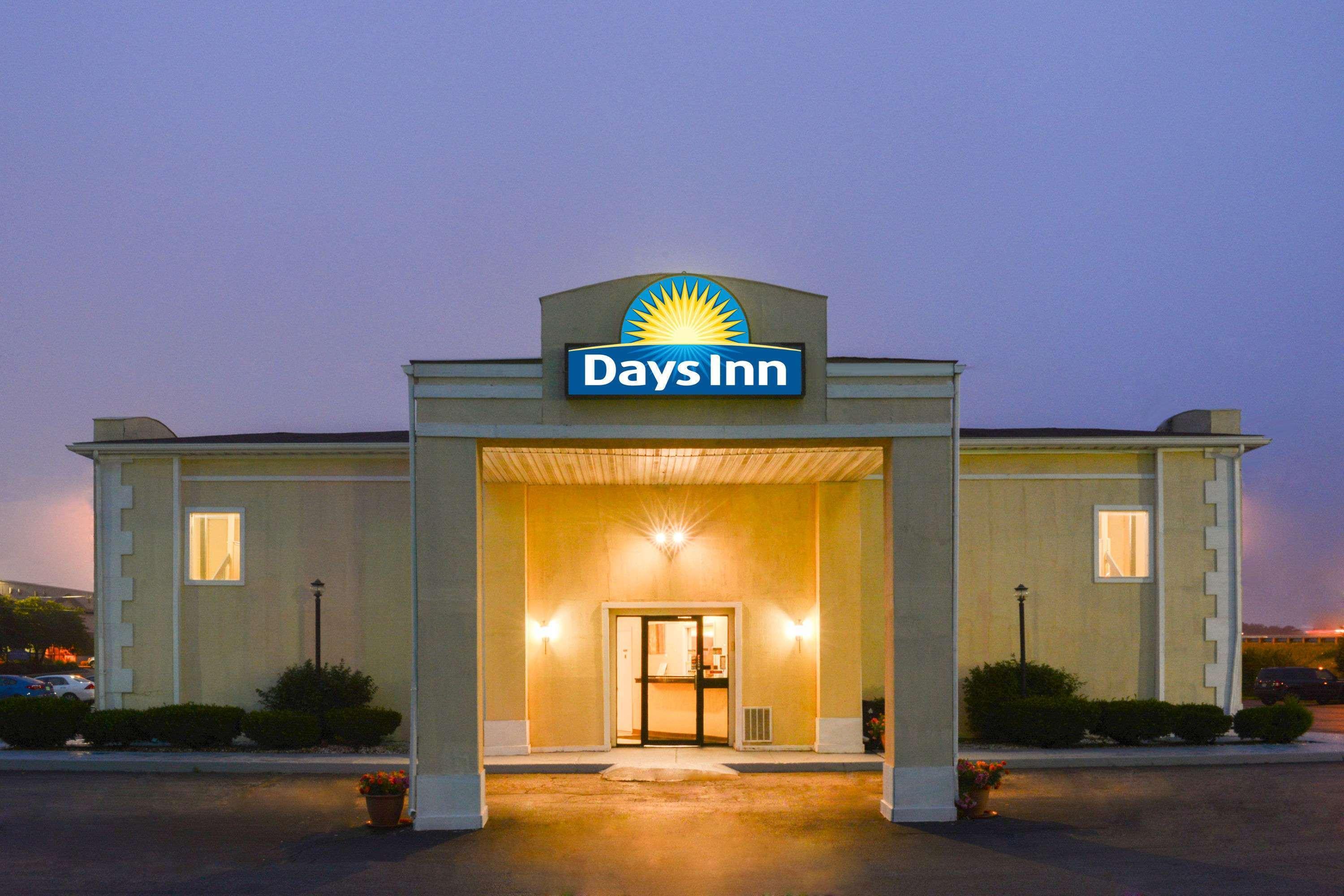 Days Inn By Wyndham Indianapolis East Post Road Exteriör bild