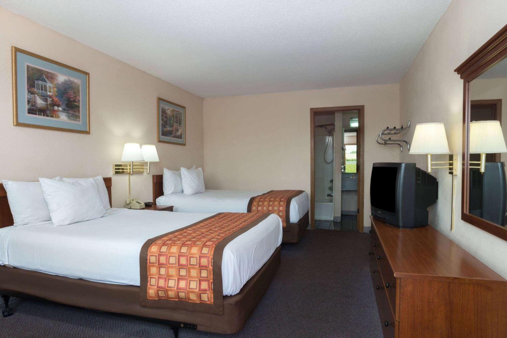 Days Inn By Wyndham Indianapolis East Post Road Exteriör bild